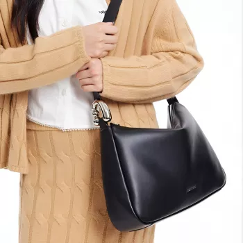 Medium Mousse Bag: Fit a Water Bottle + Small Umbrella?